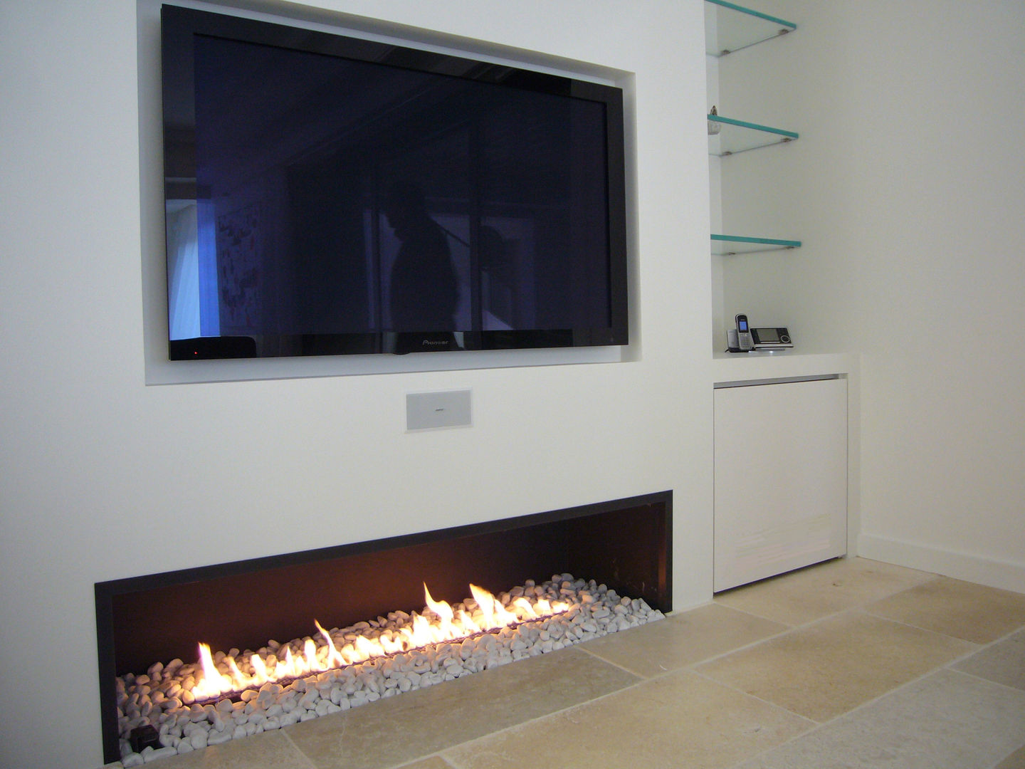 Cheminée Lignière, Bloch Design Bloch Design Ruang Keluarga Modern Fireplaces & accessories