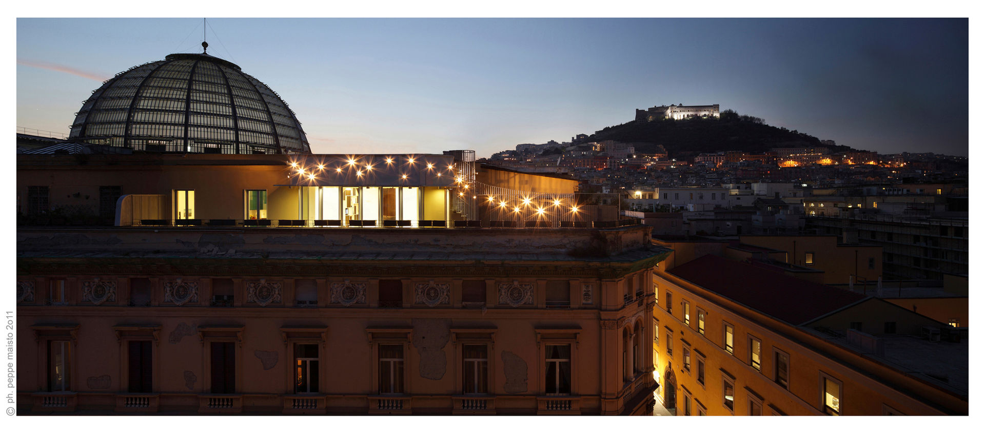 Penthouse bioclimatica a forma di cappello. , Garbadellarchitetti Garbadellarchitetti บ้านและที่อยู่อาศัย