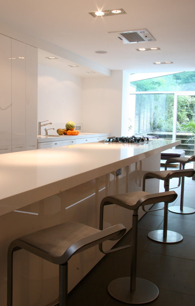 Hampstead, Gregory Phillips Architects Gregory Phillips Architects Kitchen Bench tops