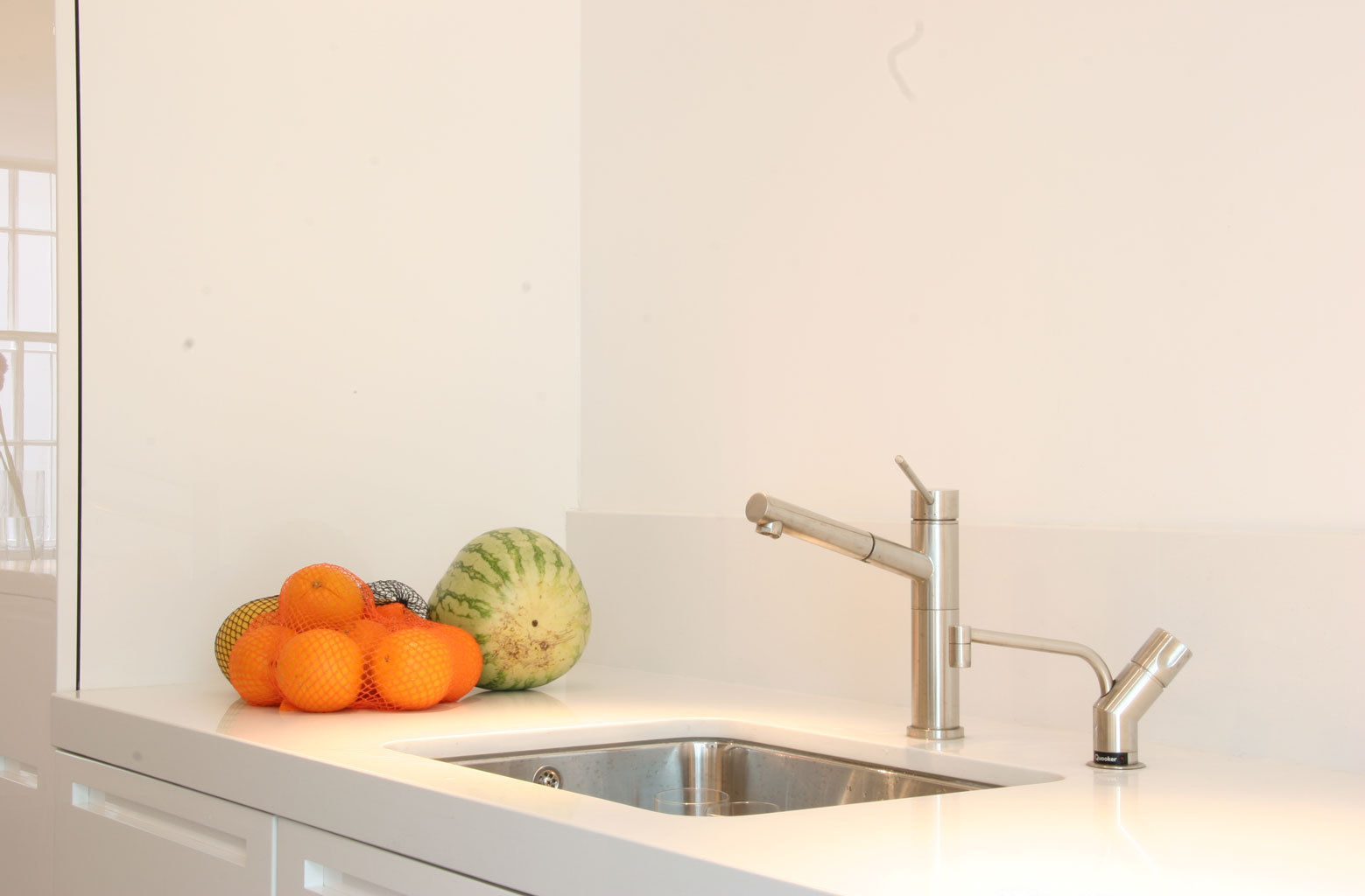 Hampstead, Gregory Phillips Architects Gregory Phillips Architects Minimalist kitchen Sinks & taps