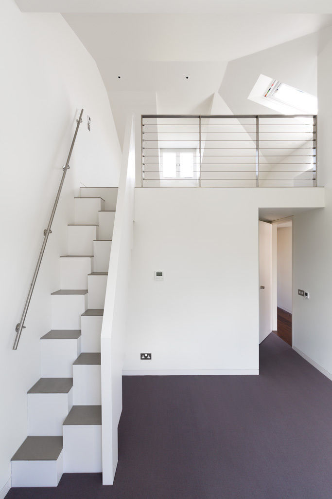 Carlton Hill, London , Gregory Phillips Architects Gregory Phillips Architects Minimalist corridor, hallway & stairs