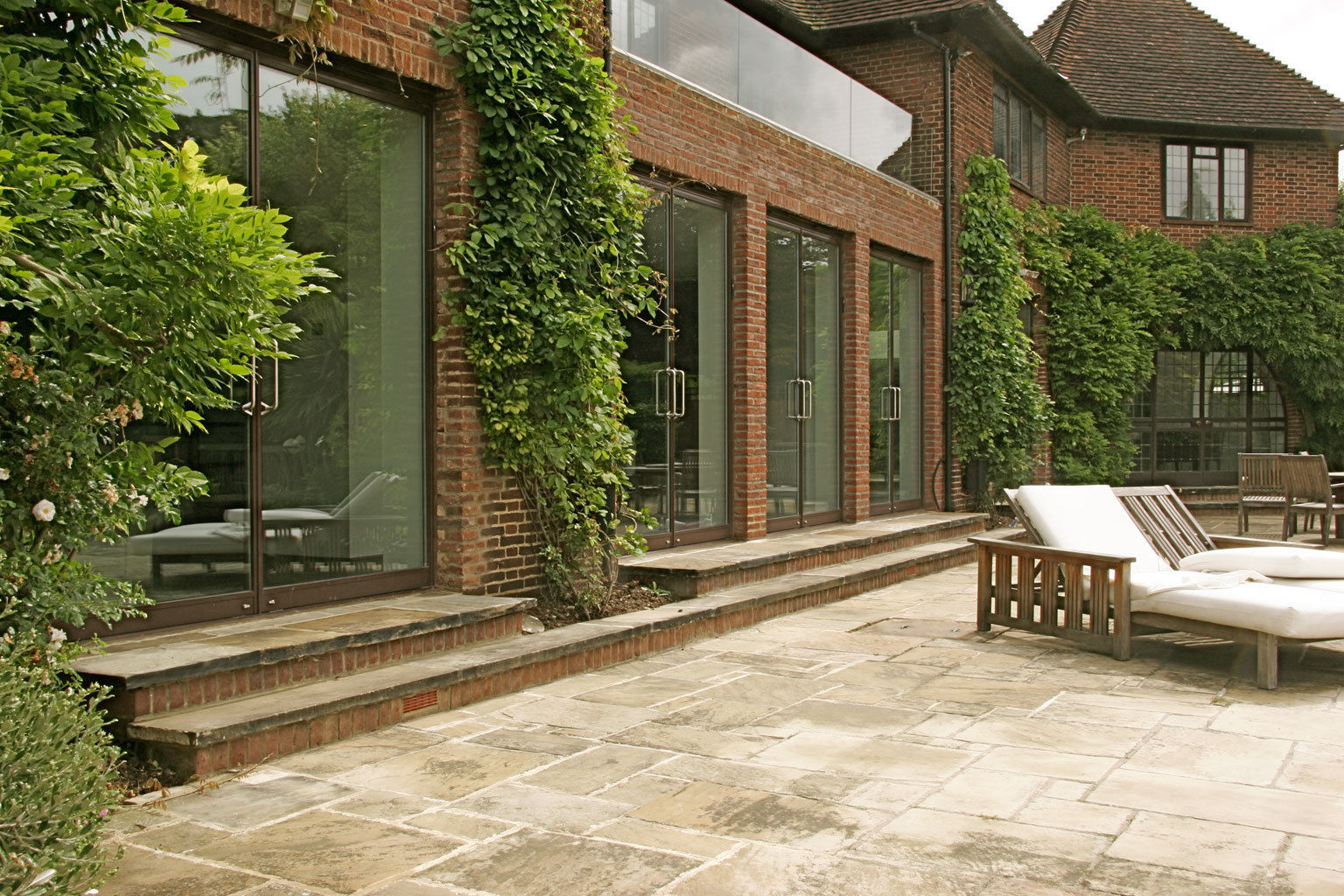 Totteridge, Gregory Phillips Architects Gregory Phillips Architects Rustic style house