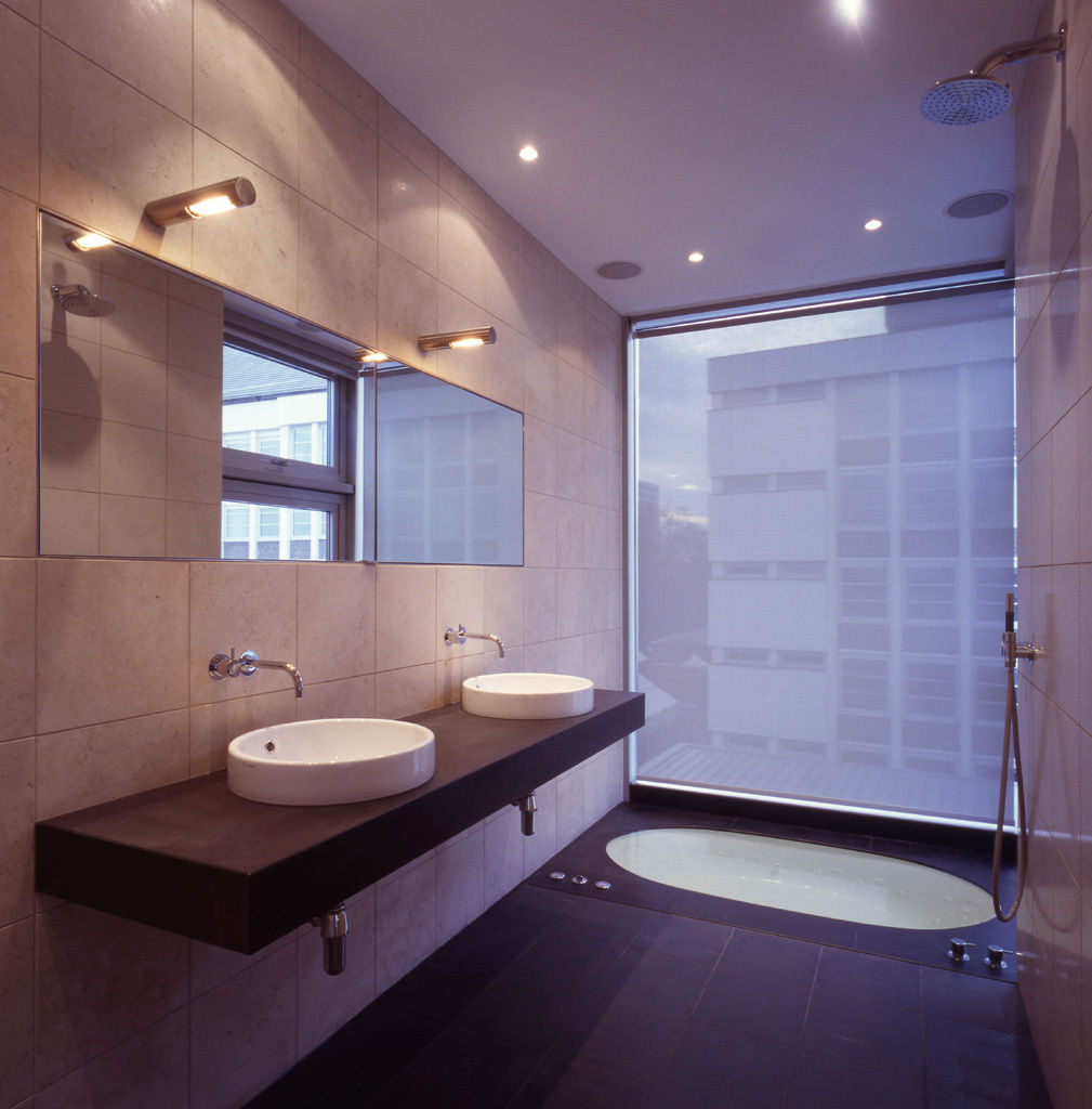 Shoreditch, Gregory Phillips Architects Gregory Phillips Architects Ванная комната в стиле модерн