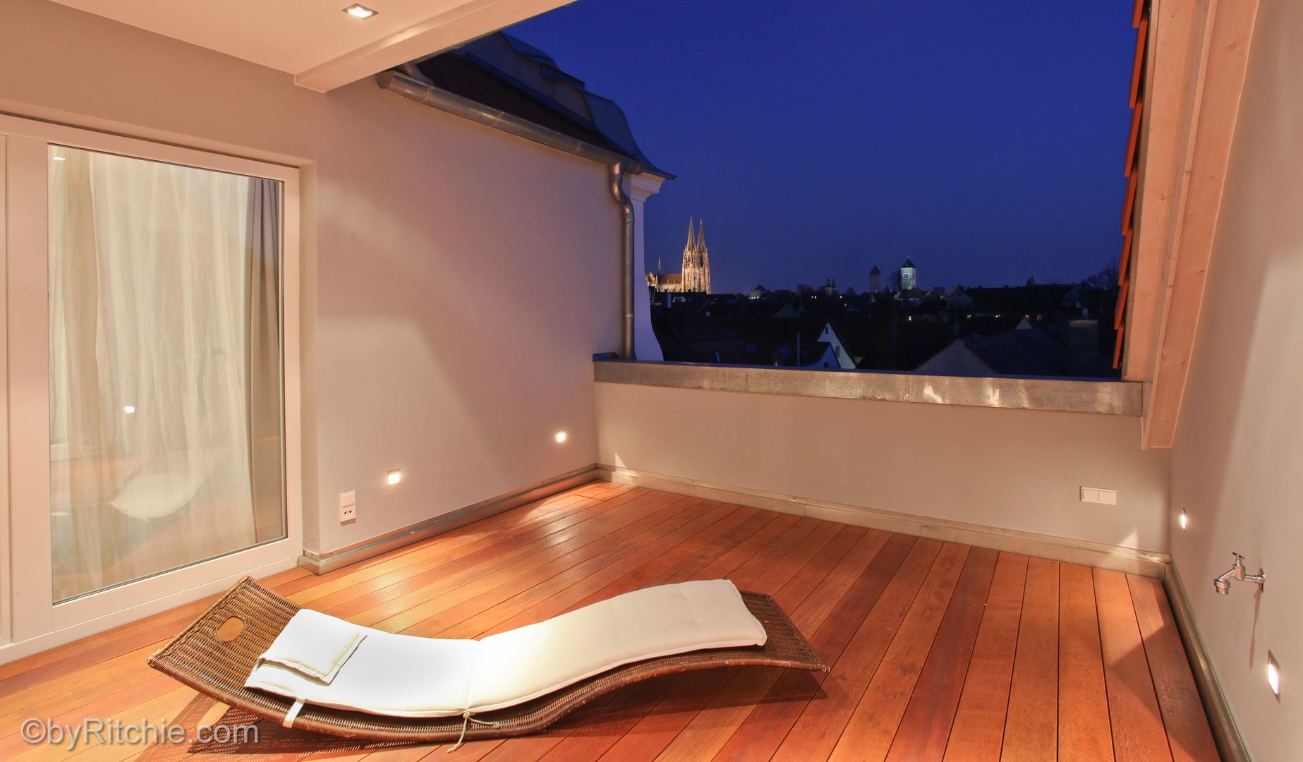 umbau und sanierung eines stadthauses in stadtamhof, regensburg Architekturbüro Ferdinand Weber Moderner Balkon, Veranda & Terrasse