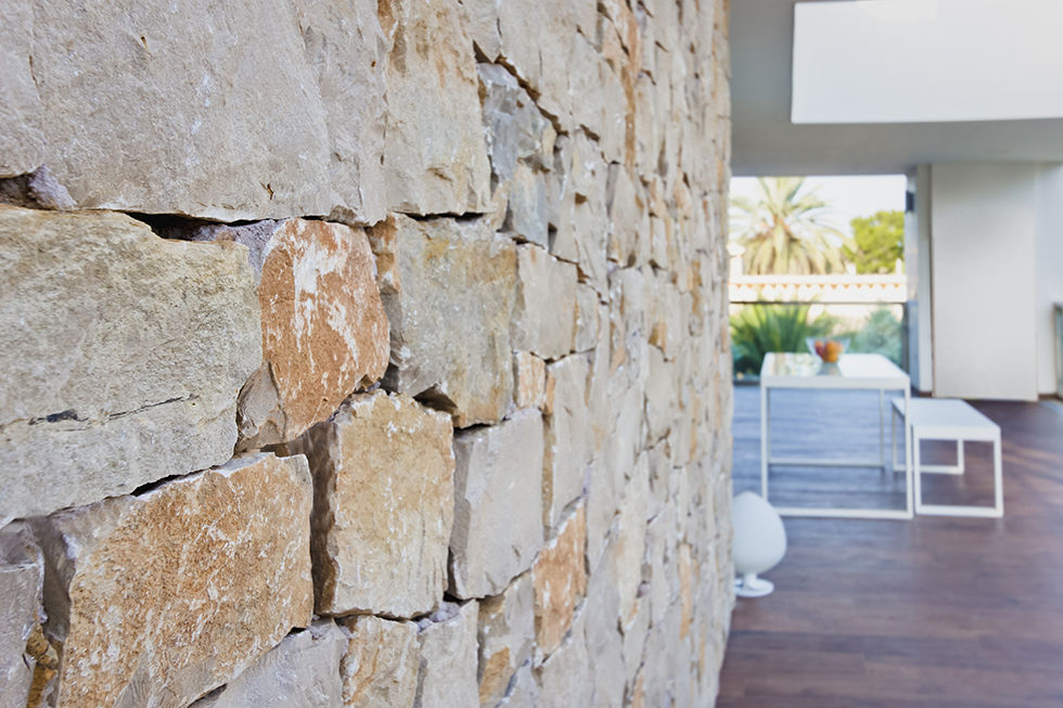 Muro exterior de piedra natural - Casa Gerard - Chiralt Arquitectos Chiralt Arquitectos Paredes y pisos de estilo rústico