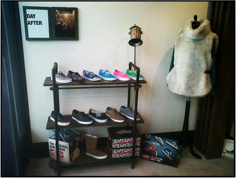 Tienda de moda multimarca Simón Store, CC. Serrallo Plaza, Granada, AG INTERIORISMO AG INTERIORISMO 상업공간 우드 우드 그레인 상업 공간