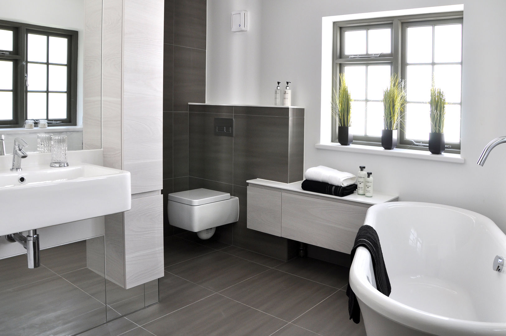 Modern En Suite Design homify Modern bathroom