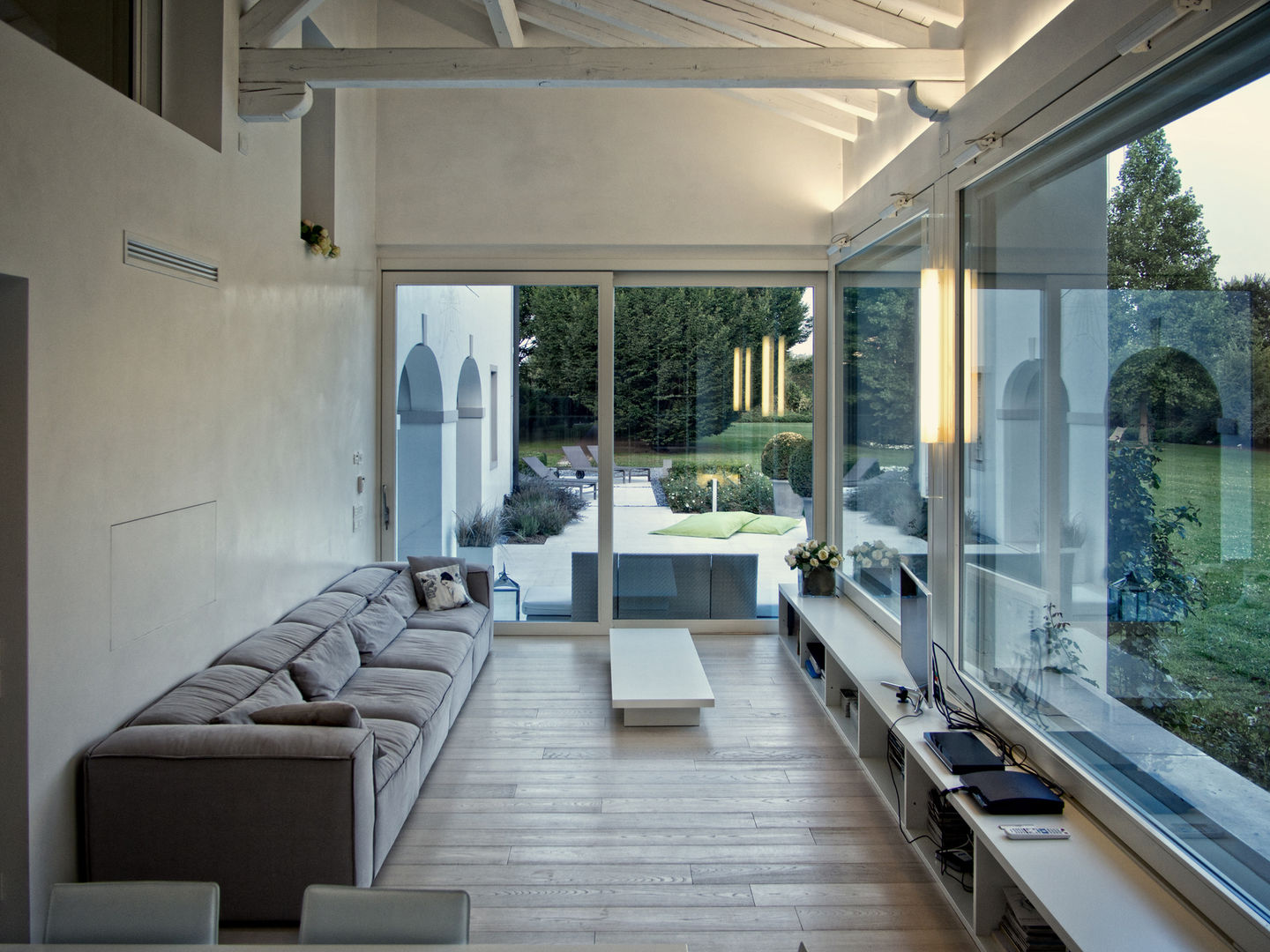 Interior design - Glass Cube - Padova Italy, IMAGO DESIGN IMAGO DESIGN بلكونة أو شرفة