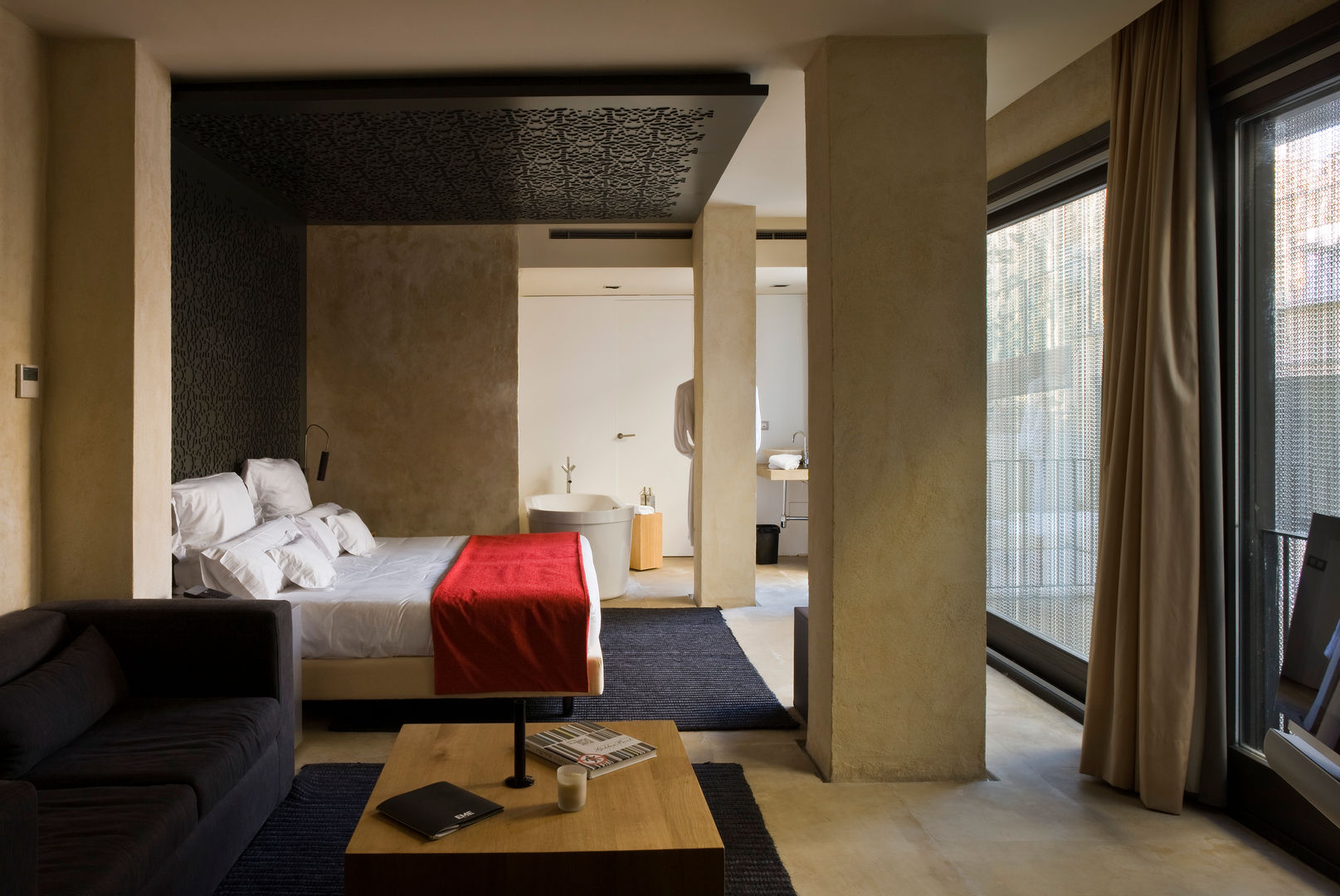 Hotel EME in Seville, Spain, Donaire Arquitectos Donaire Arquitectos オリジナルスタイルの 寝室