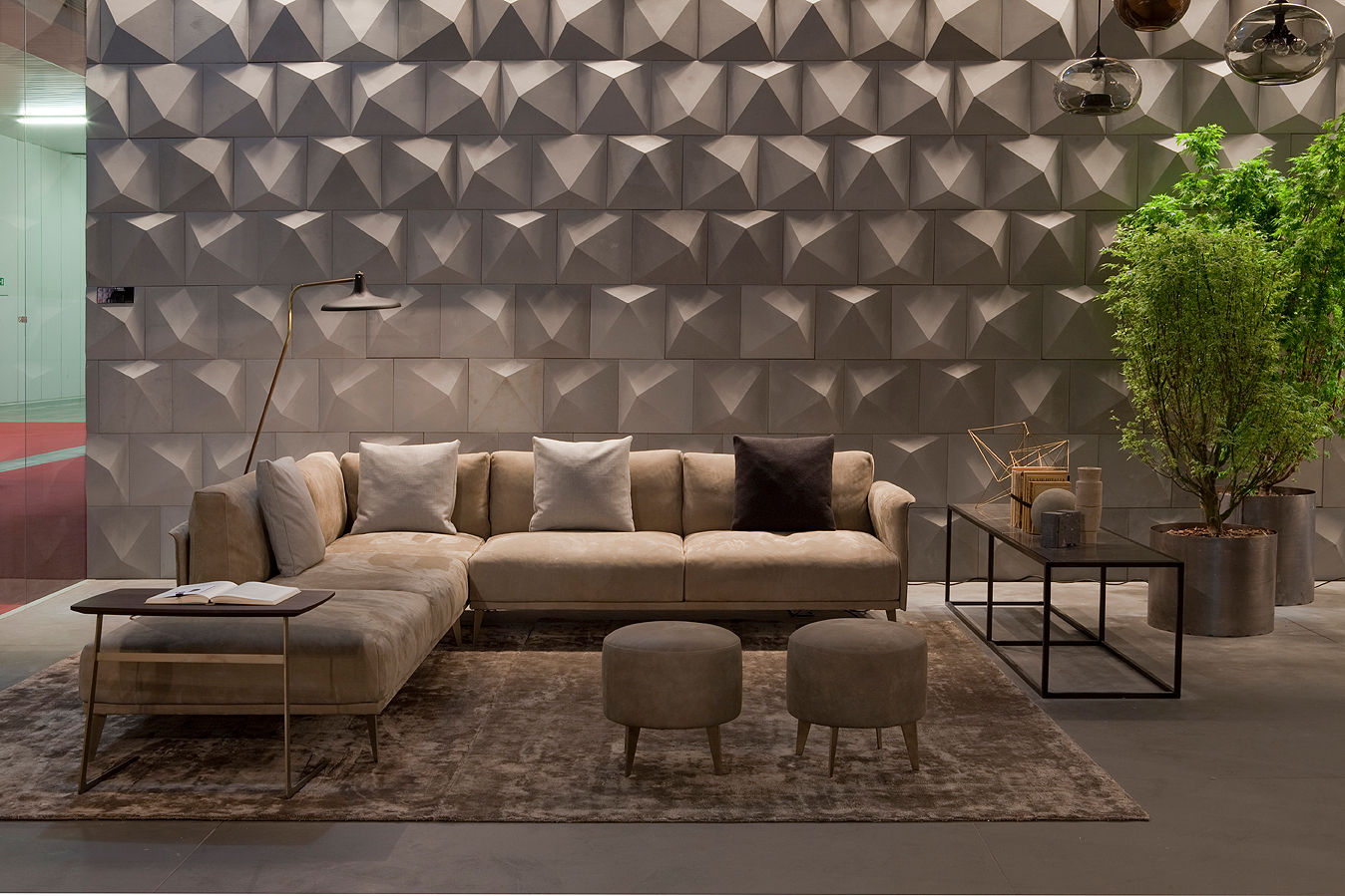 Industrial design - Doimo sofas - Stile libero, IMAGO DESIGN IMAGO DESIGN Paredes e pisos modernos Revestimentos de parede e pavimentos