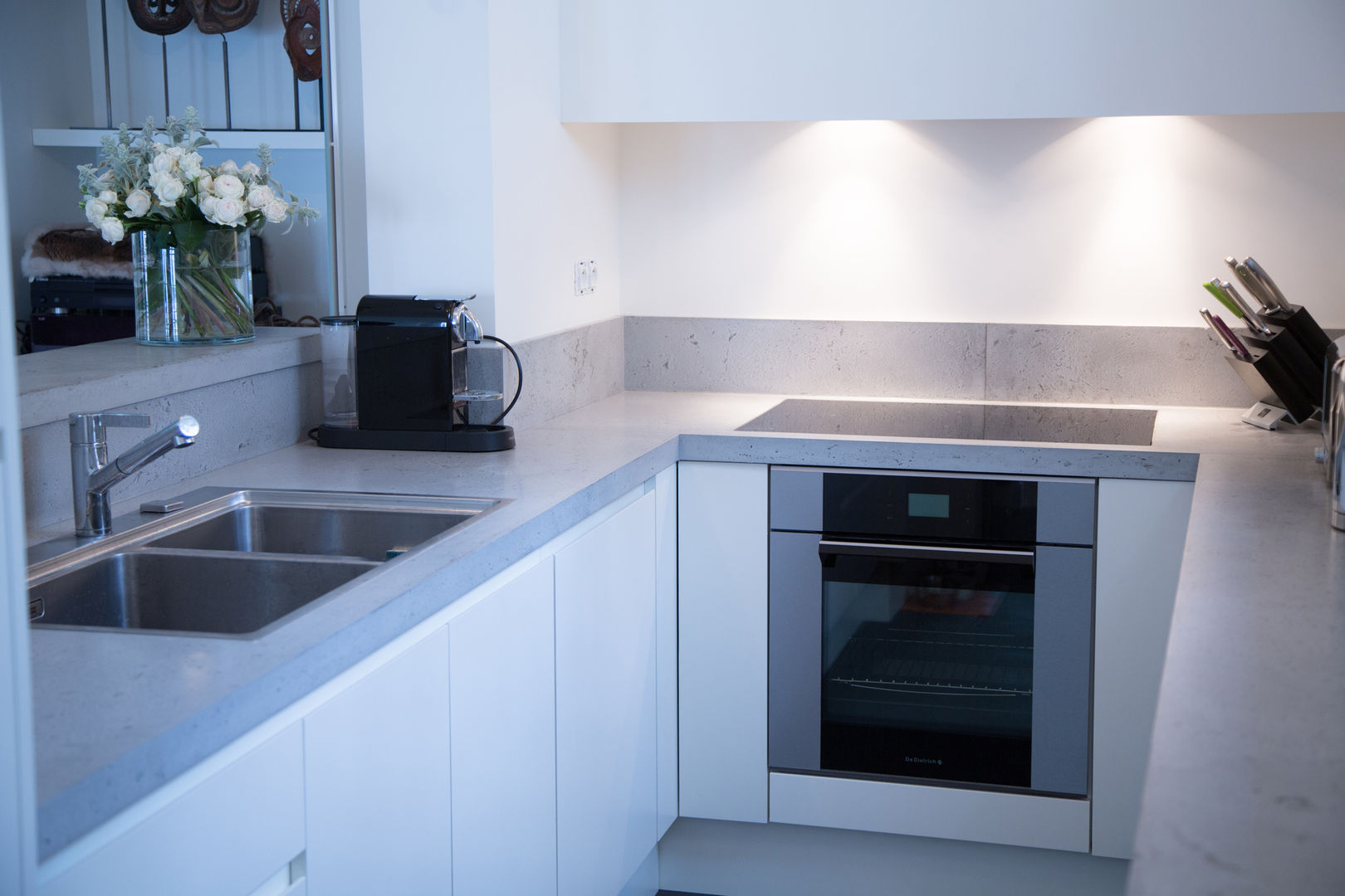 Private apartment, Rue de Seine, Paris Concrete LCDA Modern Kitchen Bench tops