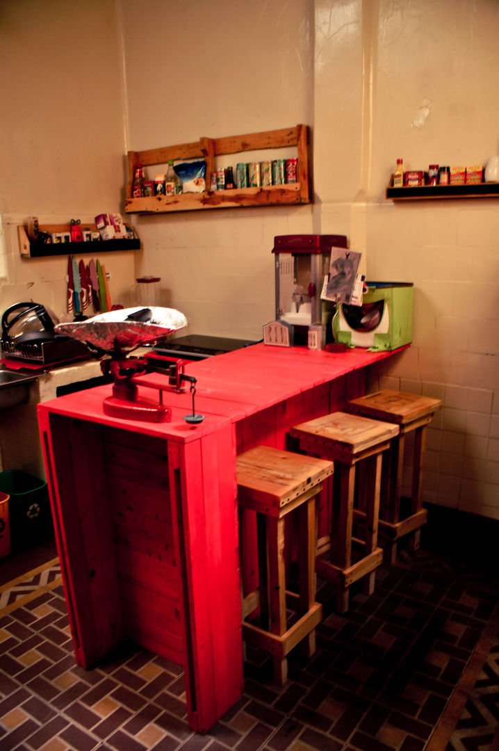 Departamento en el centro de la ciudad, amiko espacios amiko espacios Kitchen Tables & chairs