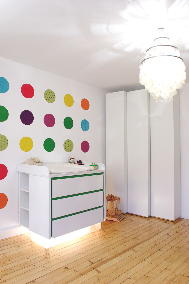 Designwickelkommode Ilu, ​tricform ​tricform Dormitorios infantiles modernos: Placares y cómodas