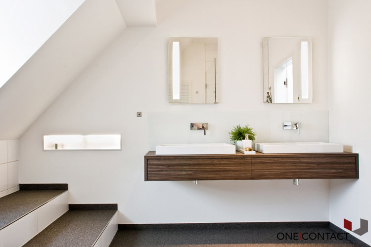 TANZ AUS DER REIHE, ONE!CONTACT - Planungsbüro GmbH ONE!CONTACT - Planungsbüro GmbH Modern style bathrooms