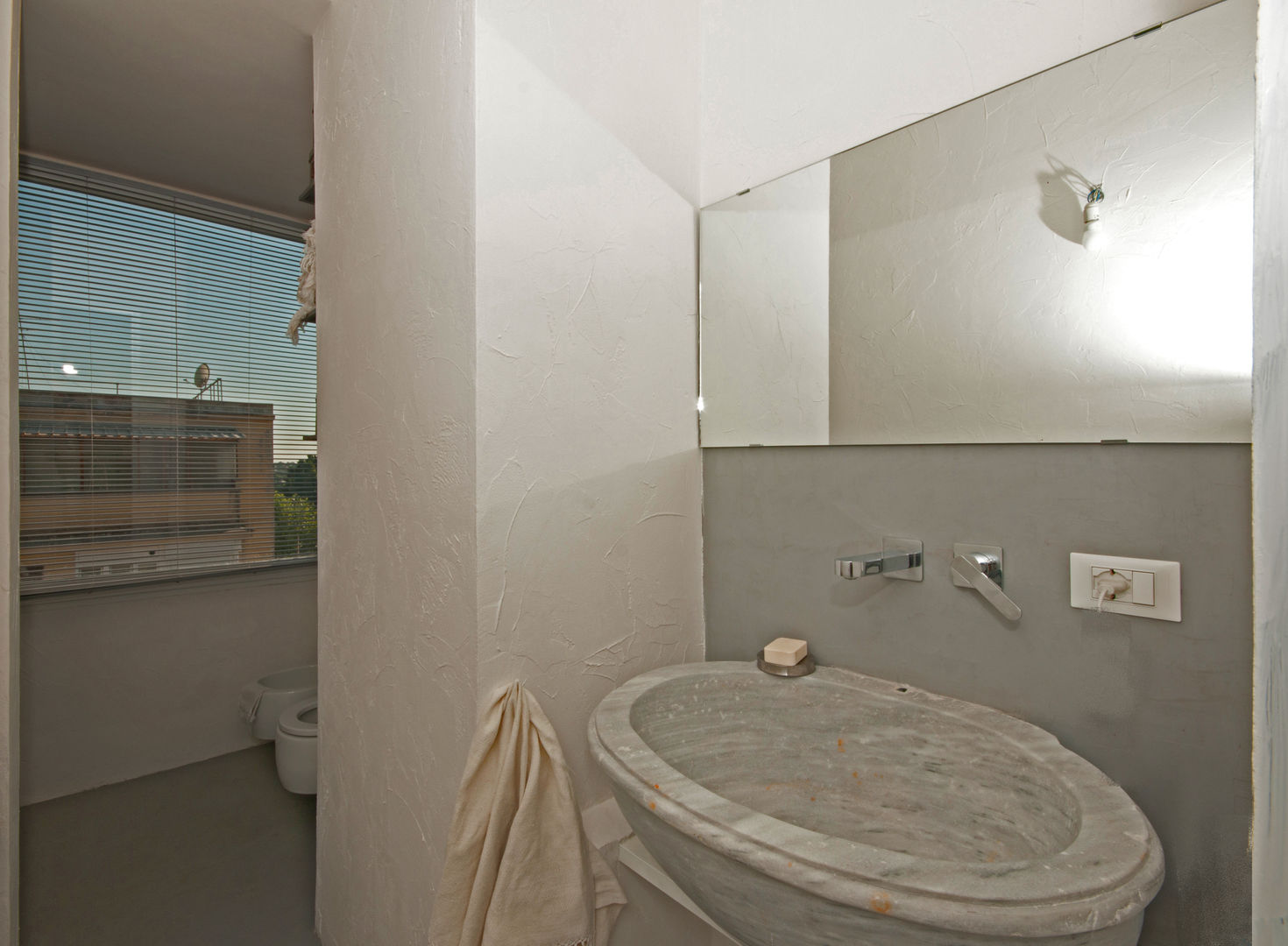 Ristrutturazione di un appartamento in Roma – 70 mq, Fabiola Ferrarello Fabiola Ferrarello Modern bathroom