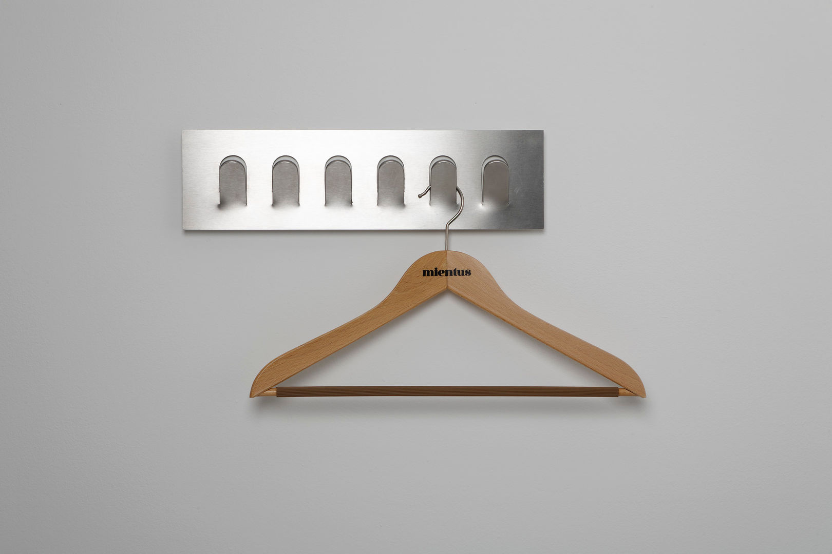 Coat rack RIO steel-brushed with 6 hooks homify 모던스타일 복도, 현관 & 계단 의류 고리 및 행거