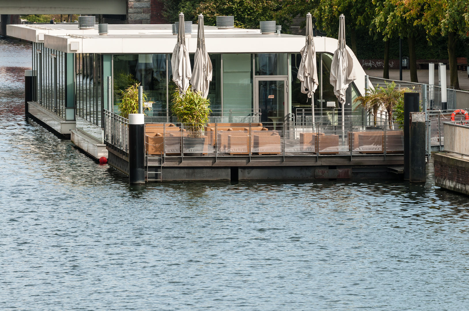 Der C-Type: Das Erlebnis, FLOATING HOMES FLOATING HOMES Commercial spaces Gastronomy