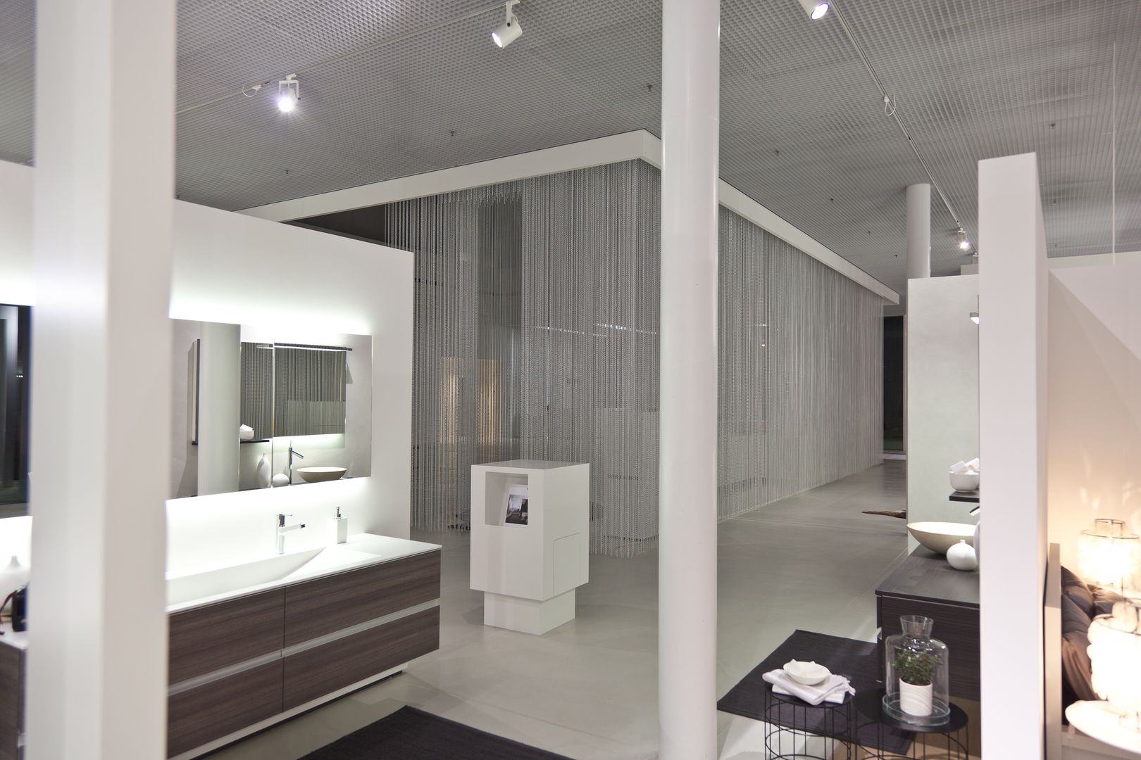 homify Commercial spaces Office spaces & stores