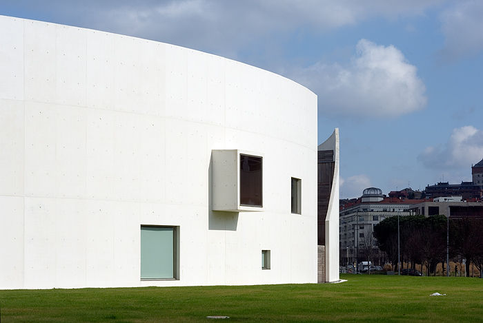 Centro Carlos Santamaría: Biblioteca y Centro de Datos Avanzados, JAAM sociedad de arquitectura JAAM sociedad de arquitectura Bedrijfsruimten Scholen