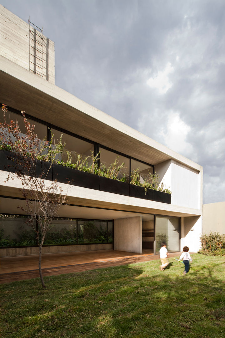 Casa Maruma, © Sandra Pereznieto © Sandra Pereznieto Modern style balcony, porch & terrace