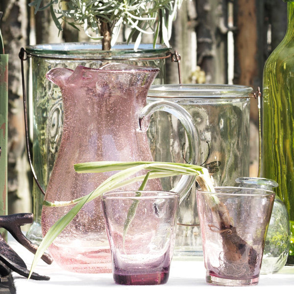 Rosa jug and glasses homify Cozinhas modernas Talheres, louça e copos
