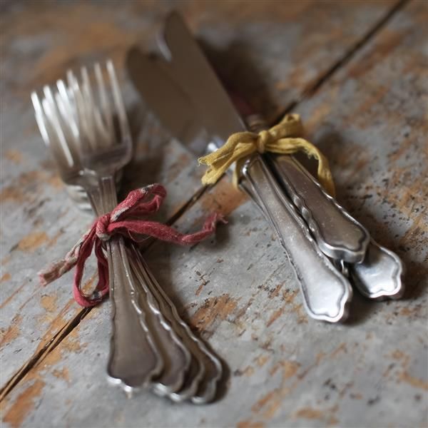 Classic vintage cutlery homify Cozinhas ecléticas Talheres, louça e copos