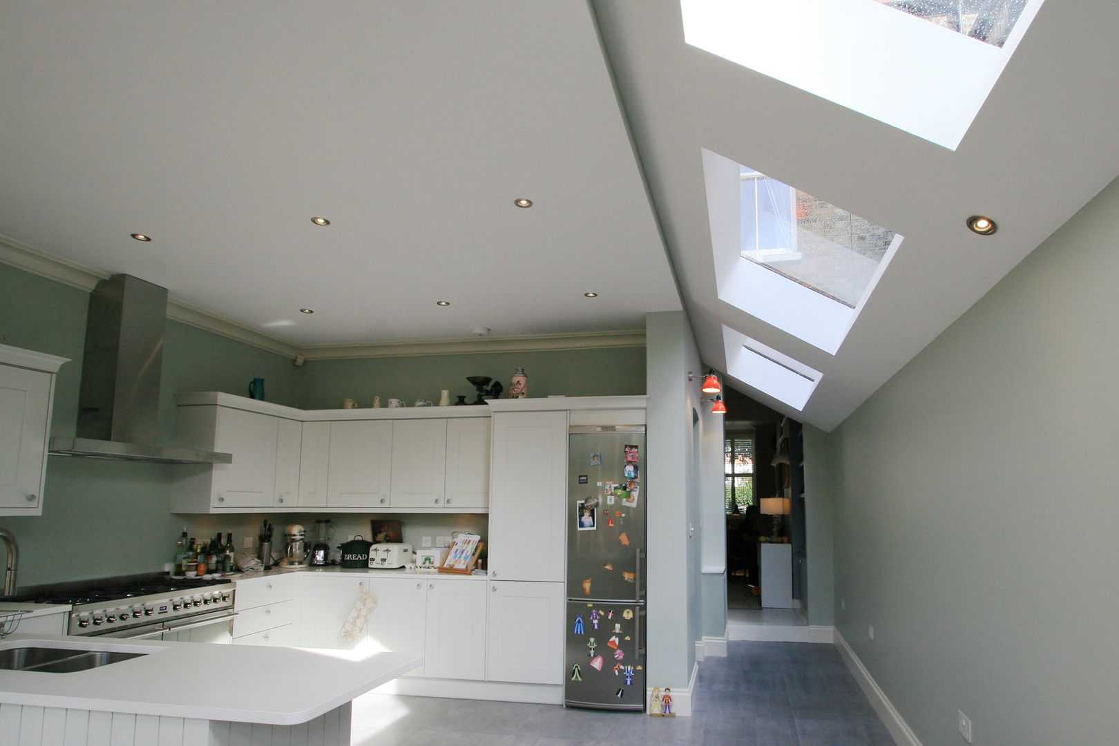 Transformed NW London Terrace , Model Projects Ltd Model Projects Ltd Кухня в классическом стиле