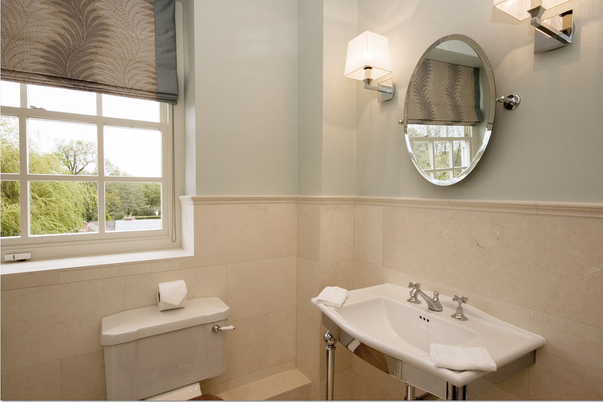 En-suite Bathrom Elizabeth Bee Interior Design Country style bathroom