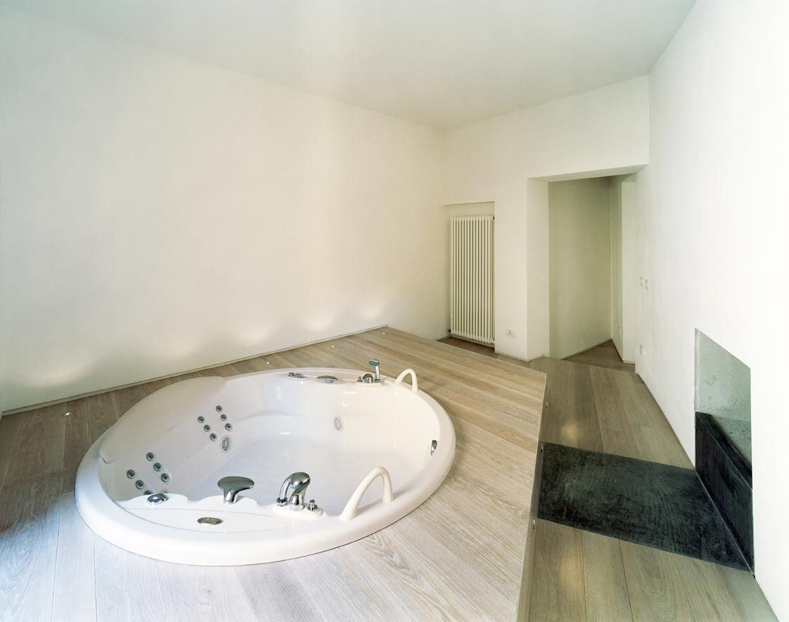 A1 house, vps architetti vps architetti 現代浴室設計點子、靈感&圖片