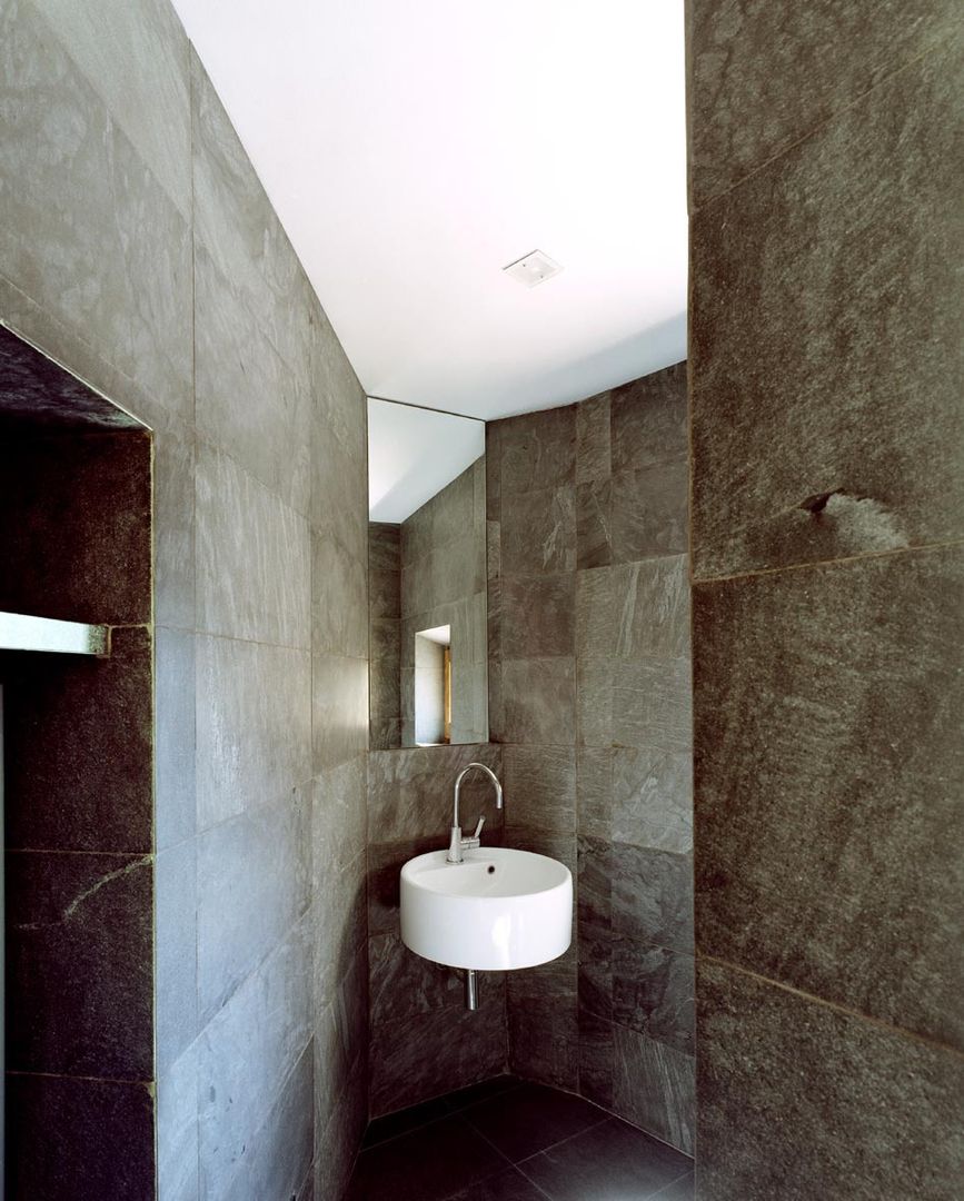 A1 house, vps architetti vps architetti 現代浴室設計點子、靈感&圖片