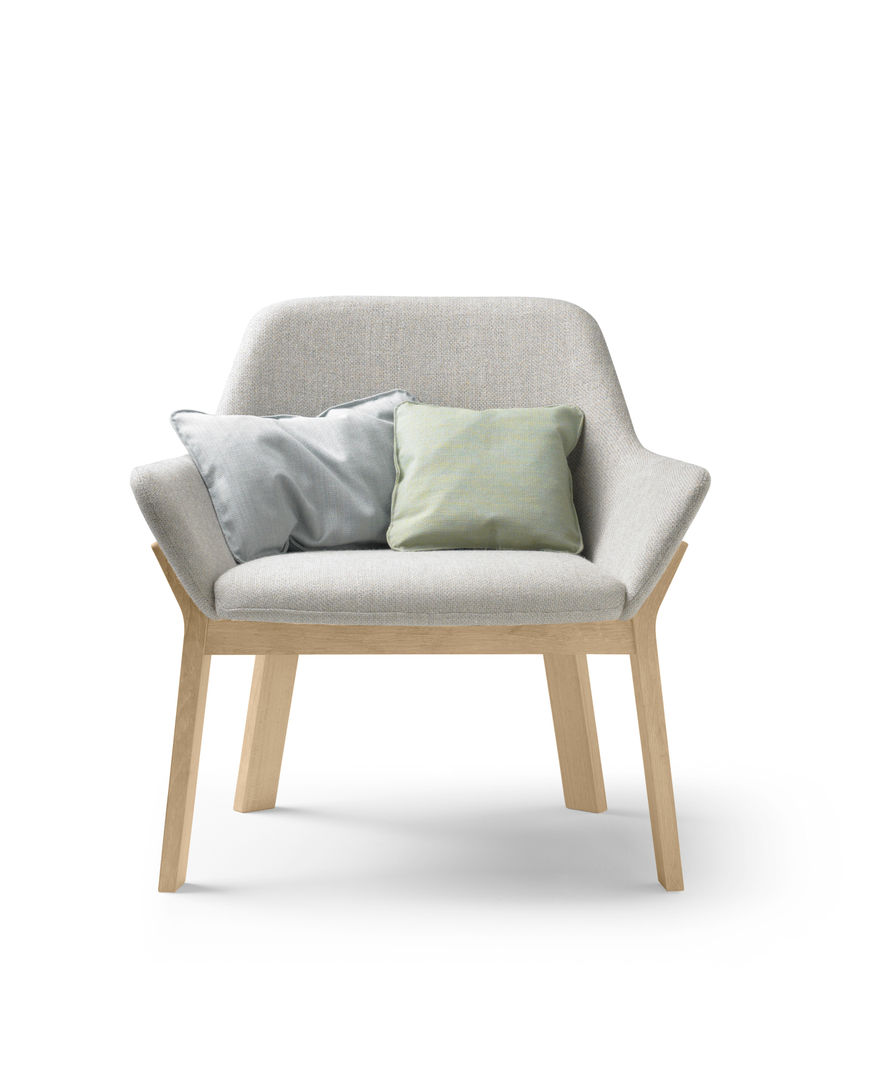 Koila Lounge Armchair homify Ruang keluarga: Ide desain interior, inspirasi & gambar Sofas & armchairs