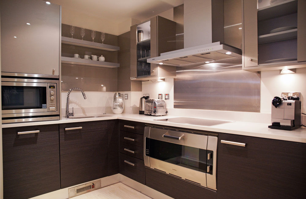 Chelsea Harbour Apartment homify Cocinas modernas