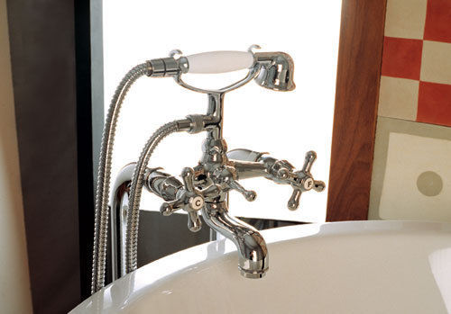 homify Classic style bathrooms Fittings