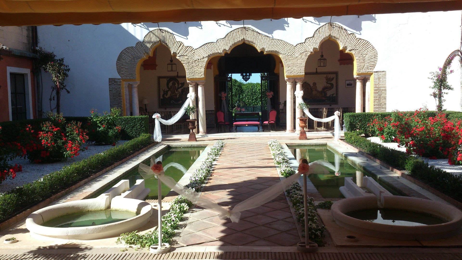 BODA EN HACIENDA EL ROSALEJO, GAZZULES DISEÑO INTERIOR GAZZULES DISEÑO INTERIOR Houses