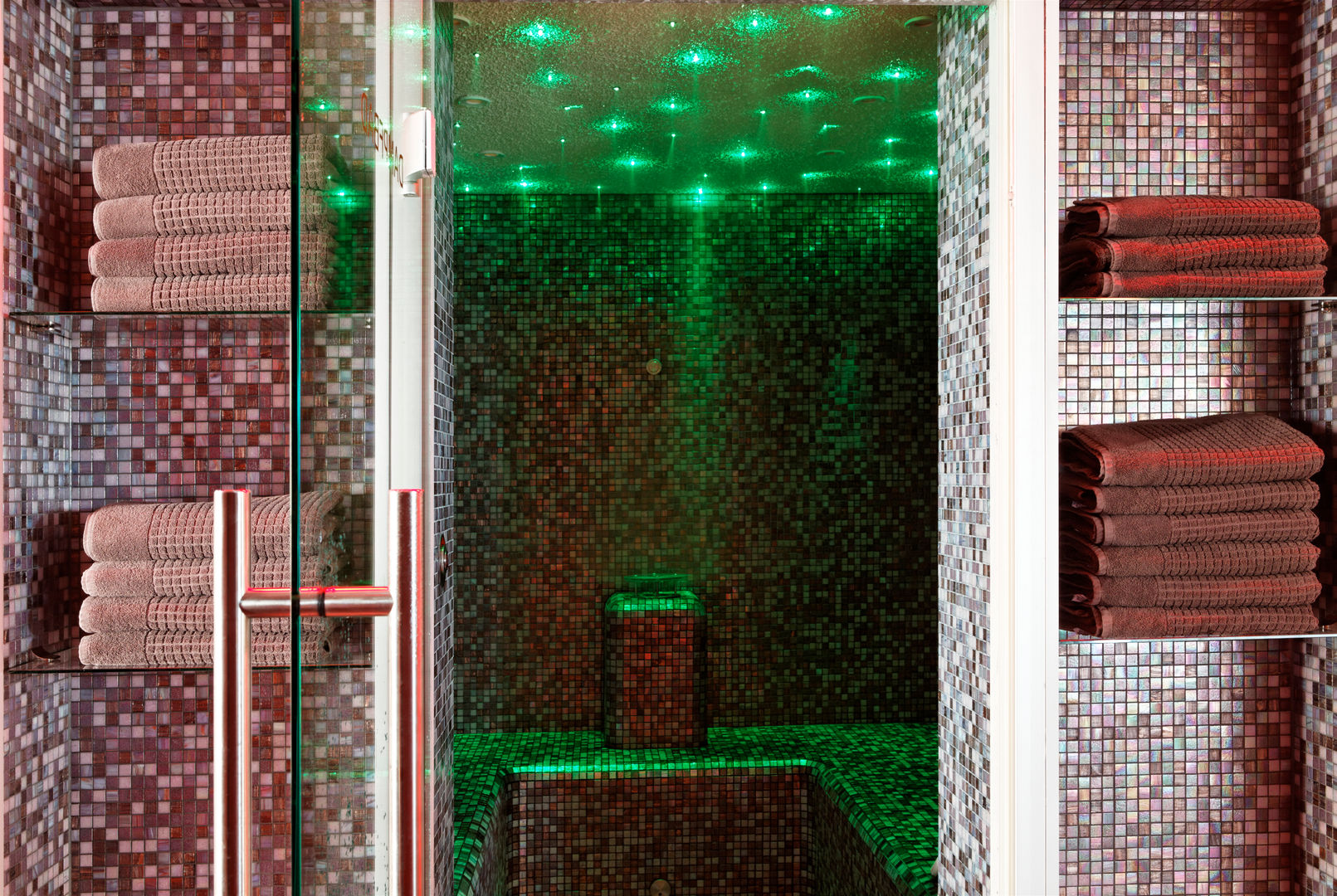 Spa/Dampfbad Elke Altenberger Interior Design & Consulting Dampfbad Dampfbad mit Mosaikfliesen