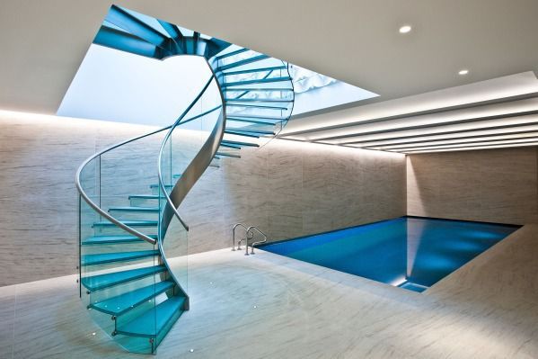 Pool & Wellness Area with Spiral Staircase, London Swimming Pool Company London Swimming Pool Company モダンスタイルの プール