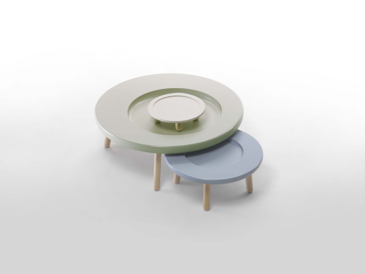 Gildo, Alpestudio Alpestudio 现代客厅設計點子、靈感 & 圖片 邊桌與托盤