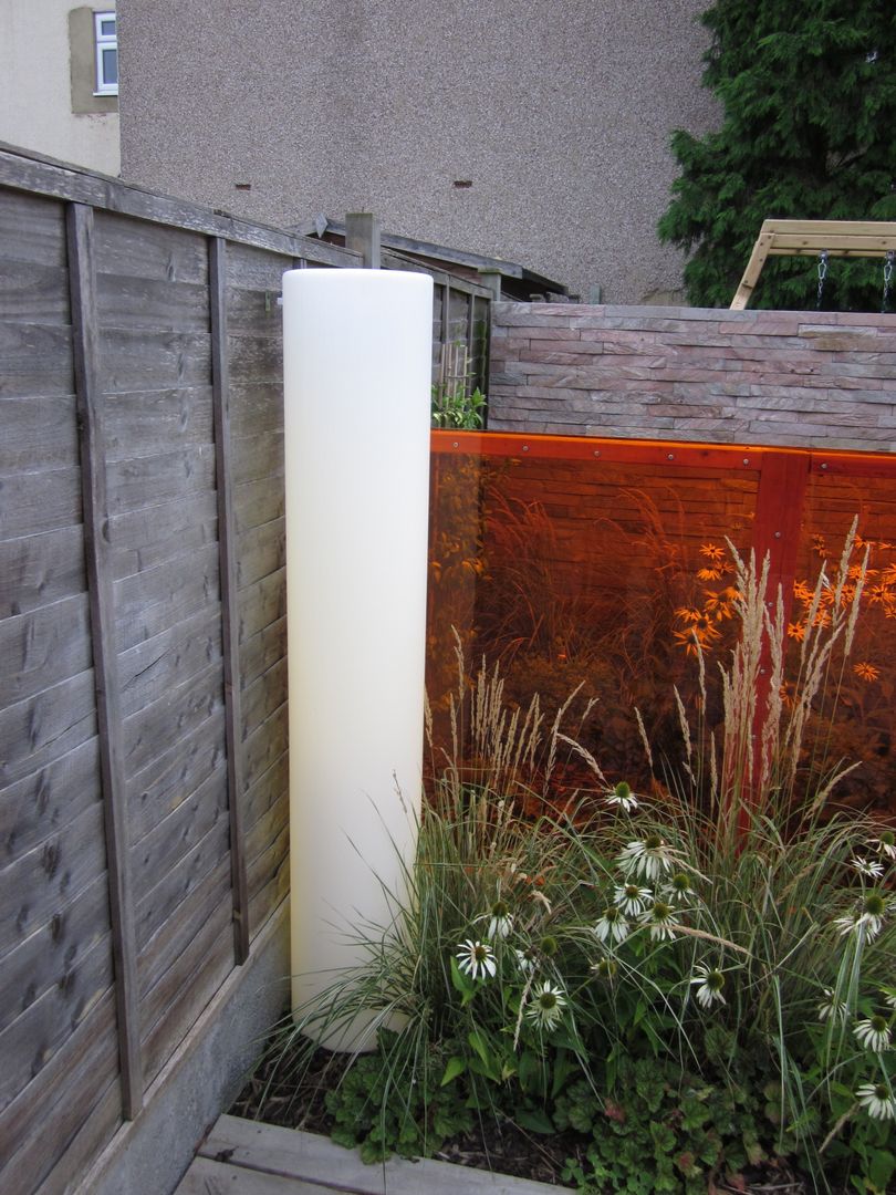 Modern Family garden in North London, Earth Designs Earth Designs Modern Bahçe