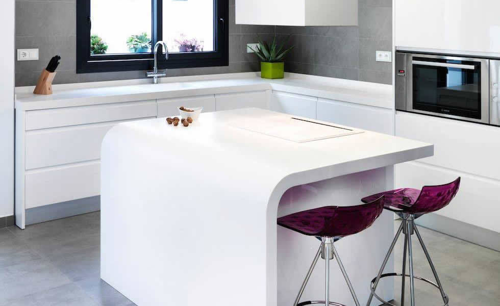 KRION Solid Surface kitchen worktop, Porcelanosa Scotland Porcelanosa Scotland Nhà bếp phong cách hiện đại Bench tops