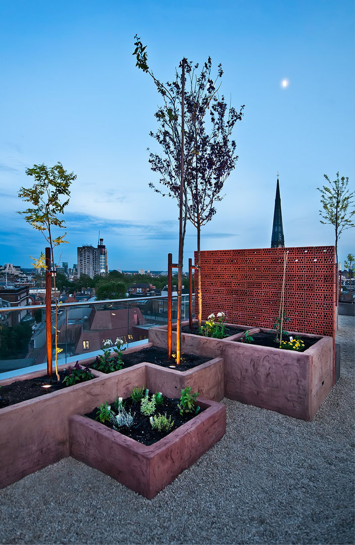A Stunning Penthouse Terrace Project in London, Urban Roof Gardens Urban Roof Gardens Balcon, Veranda & Terrasse modernes