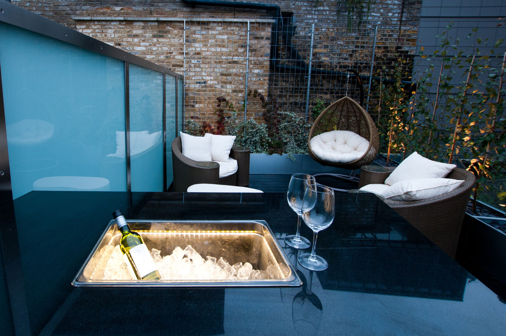 London Bridge, London, Urban Roof Gardens Urban Roof Gardens Modern Balkon, Veranda & Teras