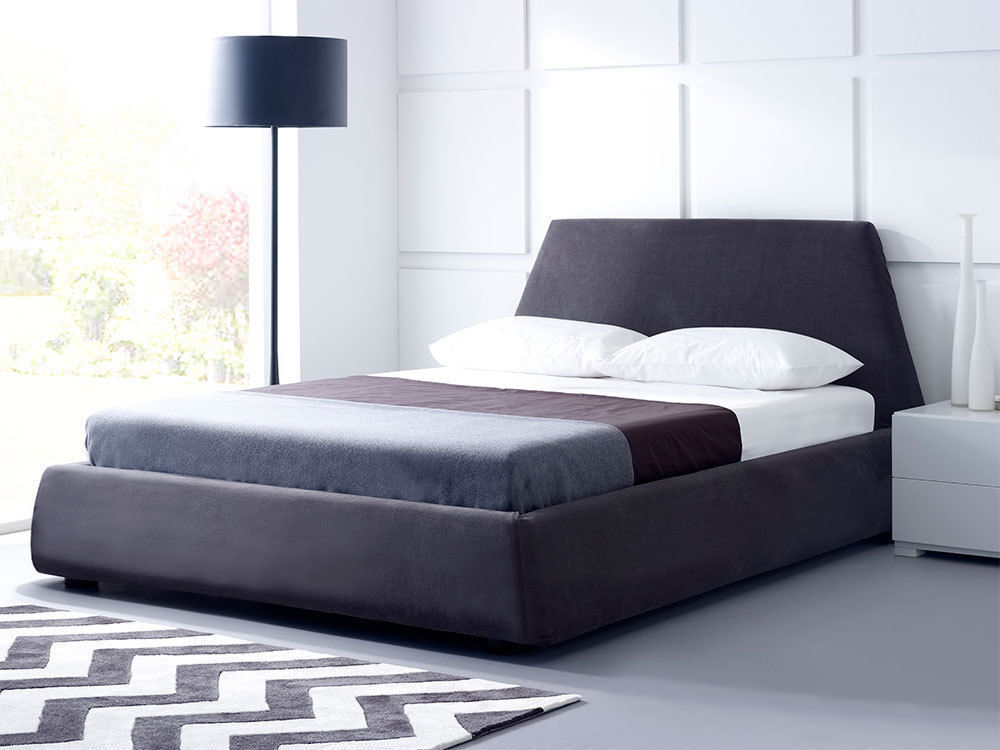 Dante Bed homify Modern style bedroom Beds & headboards