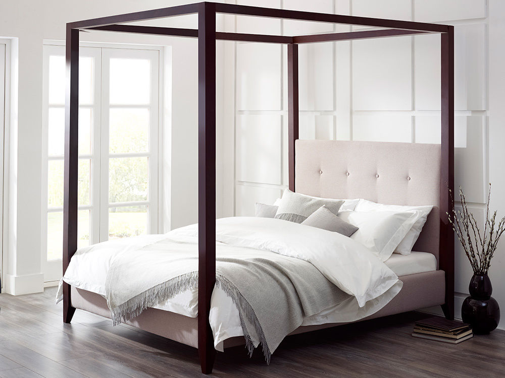 Florence Darkwood Bed homify Moderne Schlafzimmer Betten und Kopfteile