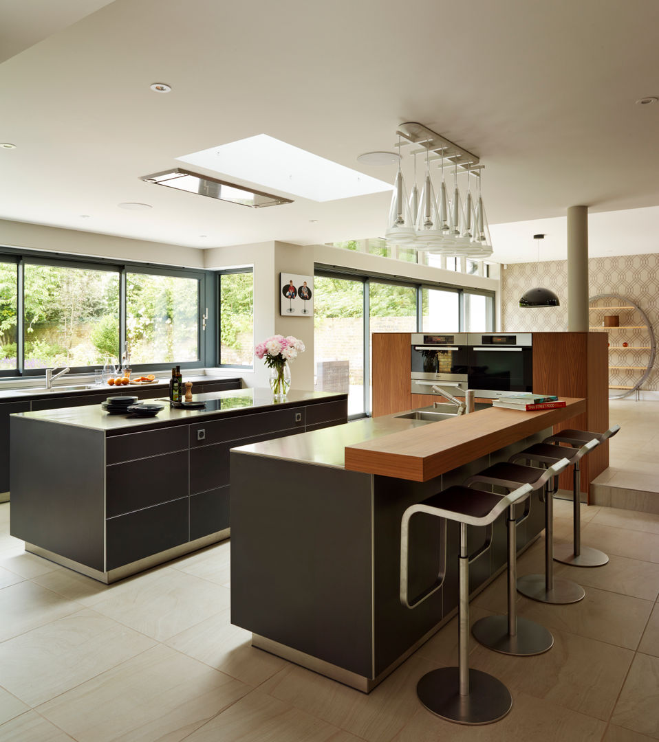 Island living Kitchen Architecture Modern Mutfak kitchen architecture,bulthaulp,bulthaup b3,bespoke kitchen,contemporary kitchen,kitchen island,integrated kitchen,open plan kitchen,dark kitchen