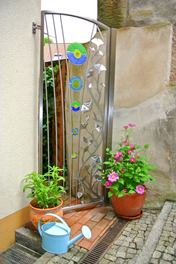 Stainless Steel Garden Gates Edelstahl Atelier Crouse: モダンな庭