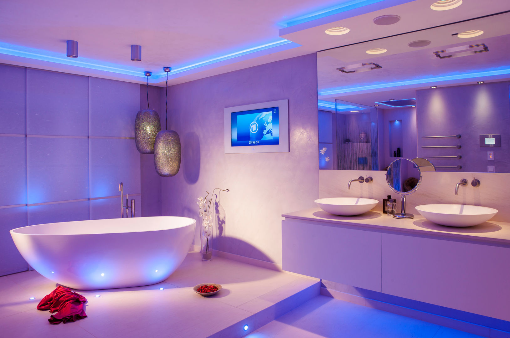 Baddesign für die Sinne aus Naturstein mit Lichtdesign der extraklasse Led RGB Design by Torsten Müller Ausgefallene Badezimmer