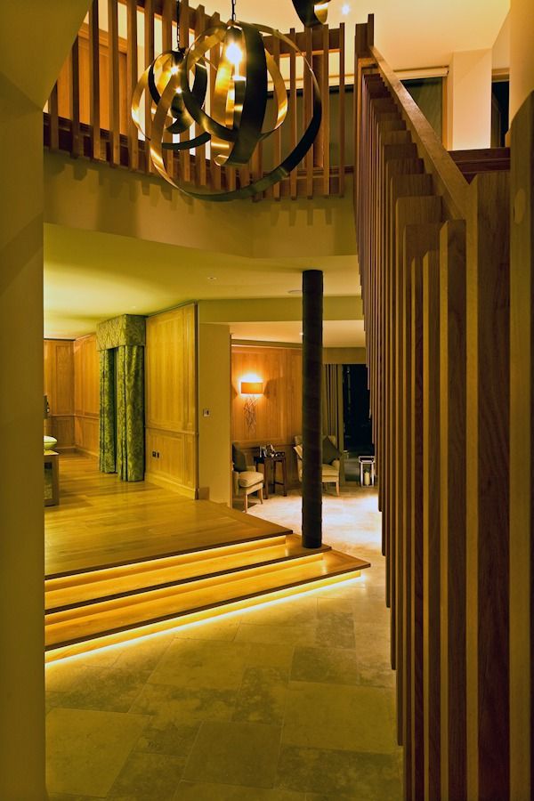 The hallway Brilliant Lighting Corredores, halls e escadas modernos