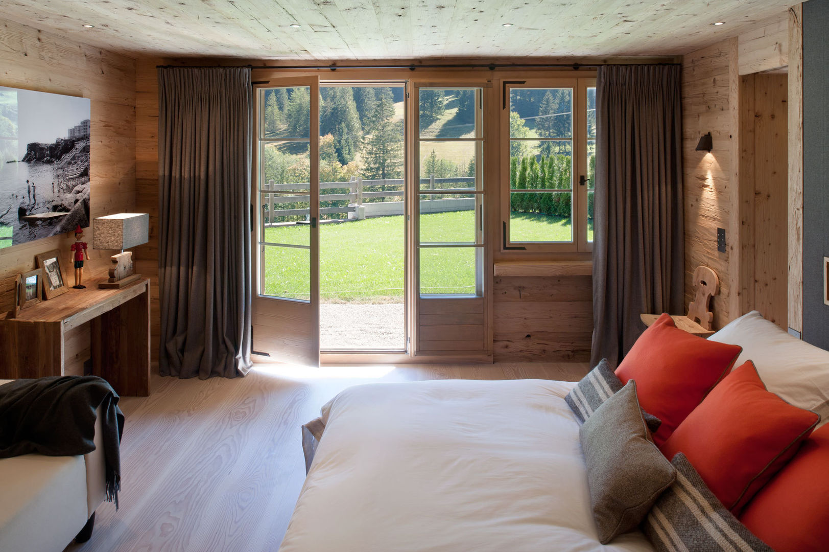 Chalet Gstaad, Ardesia Design Ardesia Design Rustic style bedroom