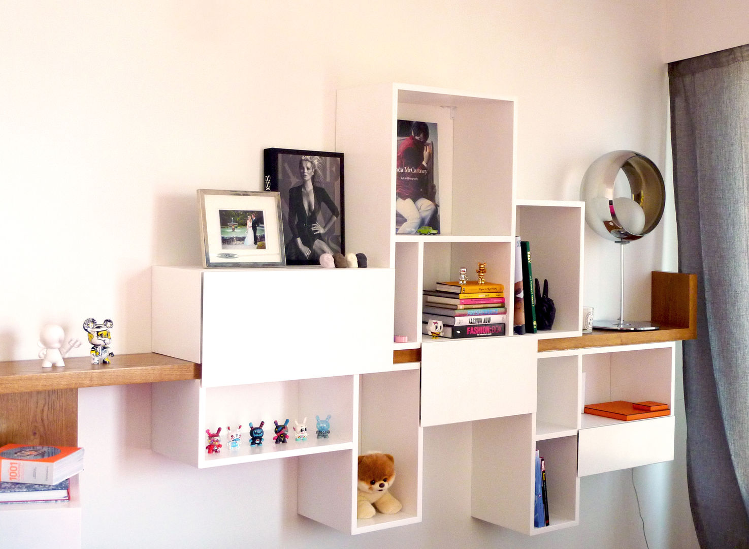 Bibliothèque EOS, MAAD Architectes MAAD Architectes Ruang Keluarga Modern Shelves