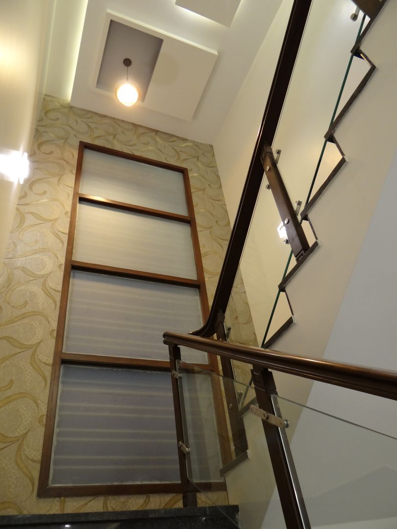 Stairwell homify Modern Corridor, Hallway and Staircase